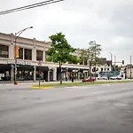 Blueground River West Pool Gym Wd Ac Chi-1086