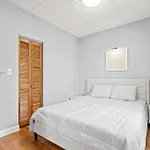 Two Queen Bd-Boat Rental Opt, Sox Stadium, Chinatown
