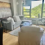 Luxury One Bedroom Located In Chicago\'S Gold Coast Neighborhood