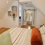 Boho Bliss - 1br, 1bath W/patio! *