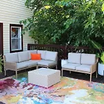 Boutique Garden House Chicago 3-Story Sleeps 12
