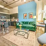 Skyline 2Br In South Loop With Optional Parking & Gym Access Near Museum Campus And Mccormick Place