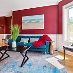 Wrigley 2Br, 1Ba With Free Parking