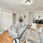 Cozy Retreat, Prime Location Near Loyola & Beach! Apartment Chicago