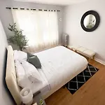 Cozy Retreat, Prime Location Near Loyola & Beach!