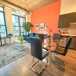 Stylish 2Br Suite With Optional Parking & Gym Access Near Lakefront, Shedd Aquarium And Mccormick Center