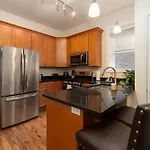 Flexhome Wicker Park 3br Dv2