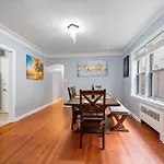 Chic & Spacious 3-Bedroom Condo-Just 10 Minutes From Downtown Chicago
