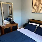 Blue Room In Dorothy\'S Bnb