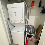 Stylish Shared Condo Minutes From Downtown Chicago, 1Bedroom And Shared Access