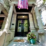 2F Chicago\'S Little Italy Near West Loop & Downtown