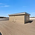 Rooftop Balcony 1 Parking
