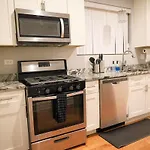 Gorgeous 4bdr In Chicago,15mins From Dwtn Apartment Chicago