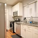 Gorgeous 4bdr In Chicago,15mins From Dwtn