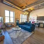 Mccormick Place 3Br Luxury Penthouse Duplex With Personal Rooftop And Optional Parking For 8 Guests In Chicago South Loop