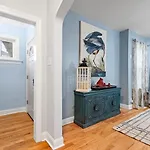 New Luxurious 5Bd-2Ba Home-Free Wine-2Car Parking