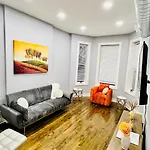 Apartment Modern Pilsen 2 Bedroom *