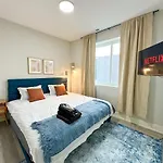 Pilsen Art Center Family Friendly 3Br Retreat With Free Parking Near Medical District, Douglas Park And University Illinois Chicago