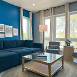 Stylish Cozy 3Br Retreat With Free Parking Near Pilsen Art Center, Douglas Park And University Of Illinois Chicago