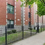 Modern 2Br 10 Min To Downtown & United Center - Free Parking