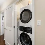 Medical District 2Br With Jacuzzi & Parking