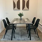 Sleek & Snug 2Br Apartment - Lsalle 703