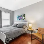 Stylish Humboldt Park Retreat - Walk To Parks & Easy Transit!