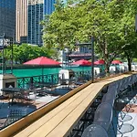 Hotel Sheraton Grand Riverwalk 4*