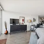 50Th Floor Mag Mile Studio
