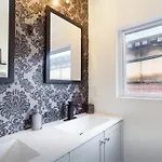 Vogue Bucktown 4 Bd 2 Ba