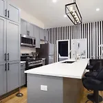 Vogue Bucktown 4 Bd 2 Ba