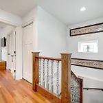 Large Condo With Outdoor Deck In Historic Chicago District Home