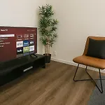 Trendy Studio In Vibrant Area - Bs007