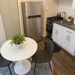 Trendy Studio In Vibrant Area - Bs007