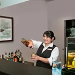 Embassy - Downtown River North 3*