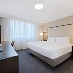 Embassy - Downtown River North Hotel
