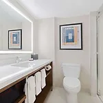 Hotel Embassy - Downtown River North 3*
