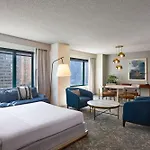 Hotel Sheraton Grand Riverwalk 4*