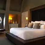 The Blackstone, Autograph Collection