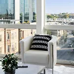 2Br City Loft Amazing Glass Views
