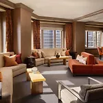 Fairmont Millennium Park 4*