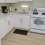 Cozy 2Br Apt Near Parks & Shops - Kimball A2