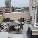 Amazing Wicker Park Penthouse With Skyline Views