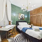 Apartment Addison Elite Art Deco Retreat Garage Chicago