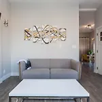 The Double Play - Modern 2Br Apts Right Next To Wrigley Field & Transit! - Perfect For Cubs Fans