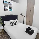 Mccormick Place: Modern Downtown Loft With Optional Parking Apartment *