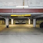 Mccormick Place: Modern Downtown Loft With Optional Parking Apartment *