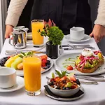 Fairmont Millennium Park 4*