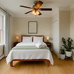 Beautiful Chicago 2Bd 1Ba