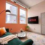 Chic South Loop 2Br Apartment With Gym And Optional Parking Near Grant Park, Mccormick Place, Museum Campus & Downtown